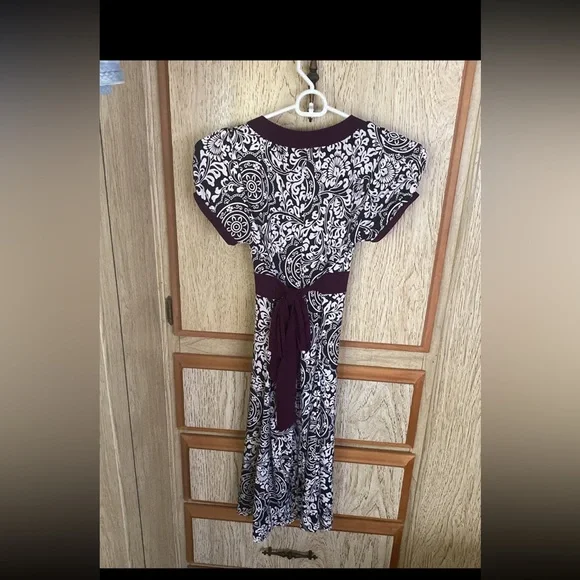 Body central v-neck casual dress size small - Picture 2 of 5